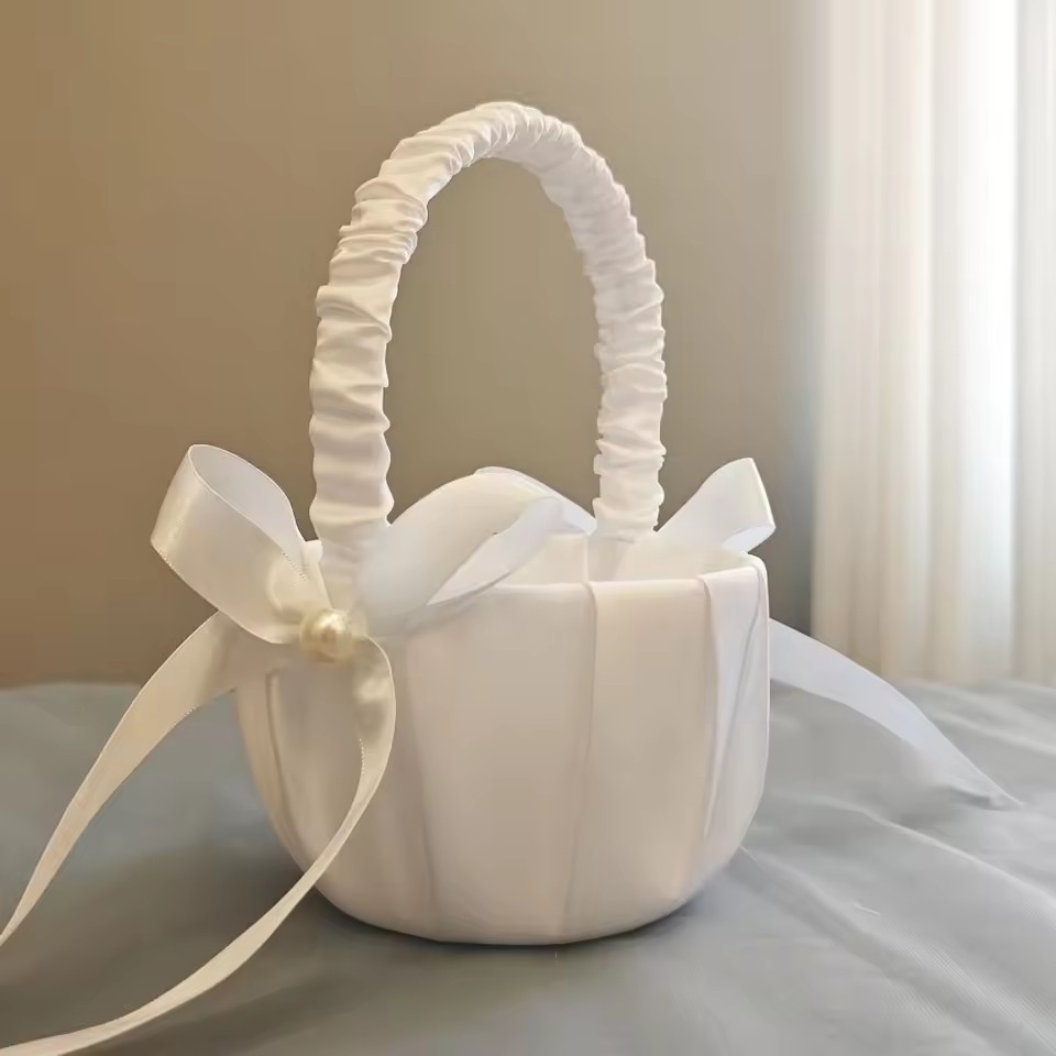Свадебная белая атласная корзи – обзор и цена Gardening Tools Girls